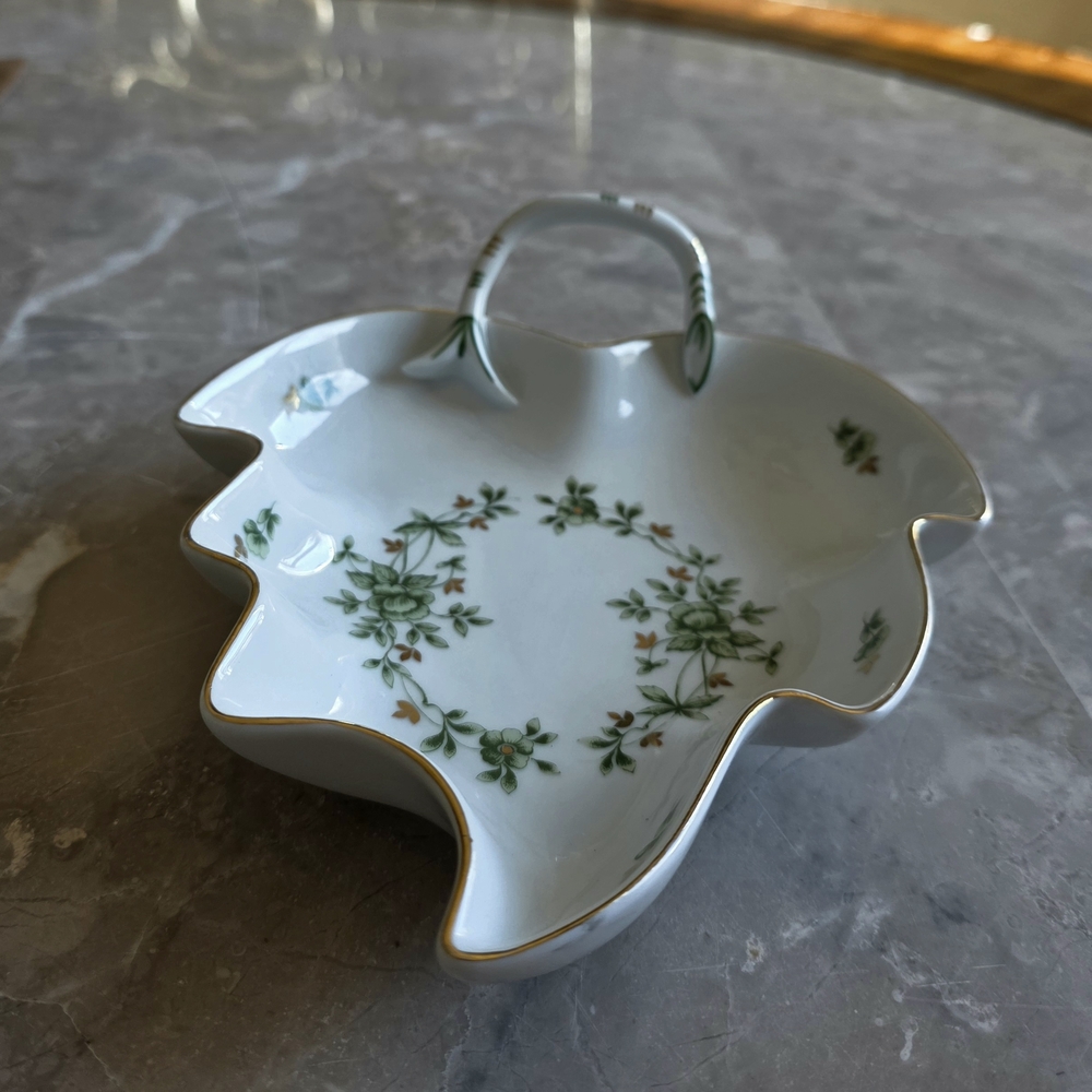 Hellohaza 7066 Leaf-Shape Porcelain Candy Dish with Green Floral Motif
